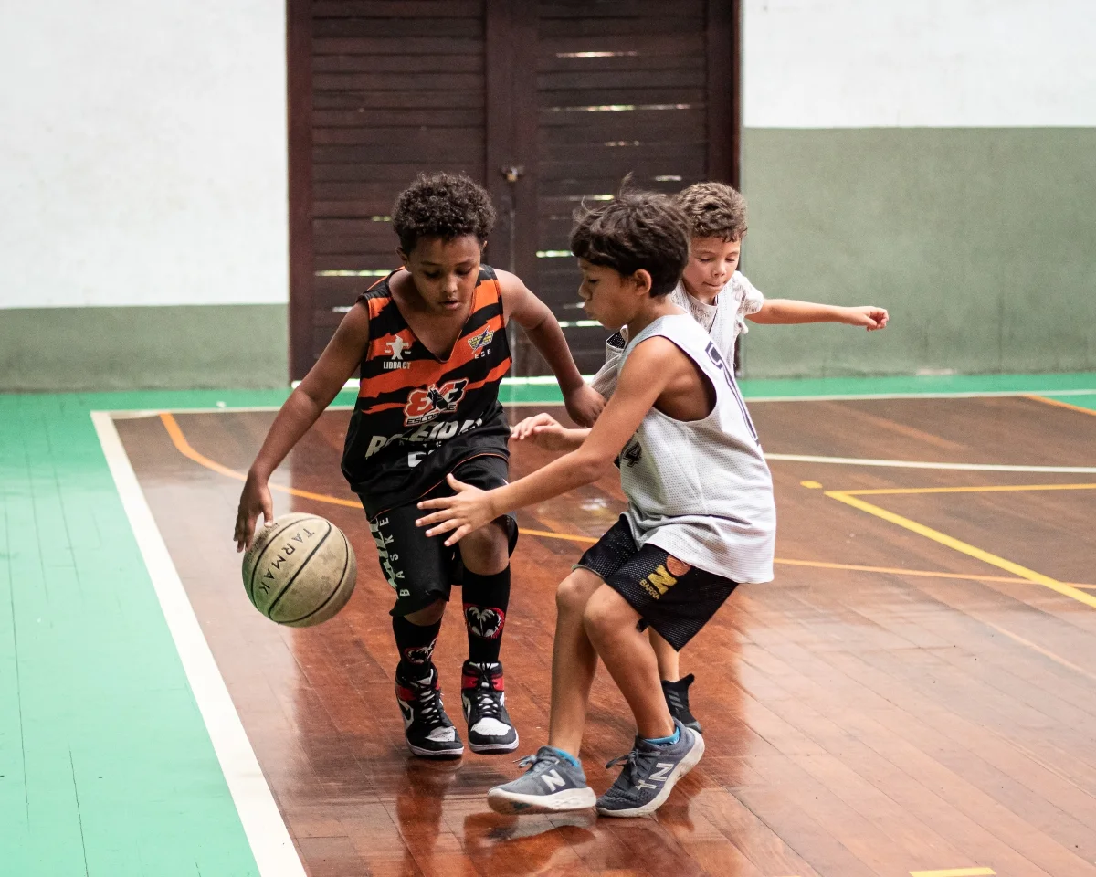 Competição de basquete ESCOBASE